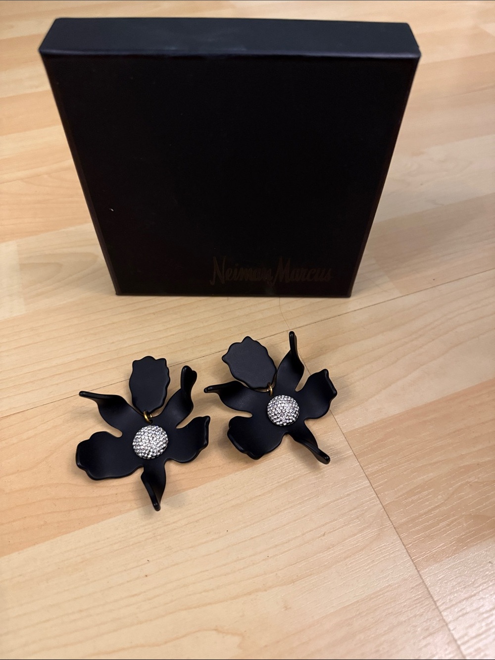 Lele Sadoughi Large Crystal Lily Pierced Earrings Matte Jet Black NWOT - Picture 4 of 5